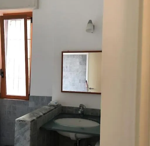 And Sunny - Navigli * Mailand