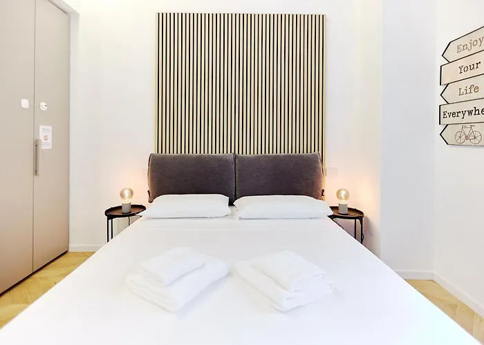 Apartament Duomo Imperial Suits - Modern And Comfortable Mediolan