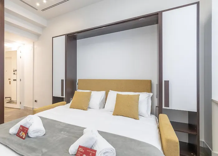 Via Cerva 7 Appartement *