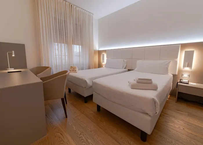 Otel Mercure Solari Milano