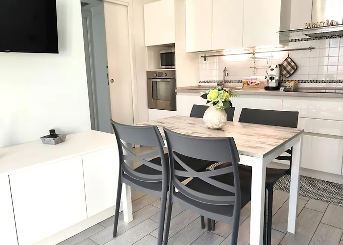Matthias - - Modern And Cozy Flat, Close To The Metro - 15 Min From Station, Close To San Raffaele * Milano