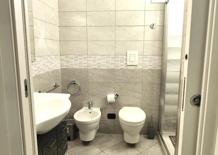 Lägenhet Matthias - - Modern And Cozy Flat, Close To The Metro - 15 Min From Station, Close To San Raffaele Milano