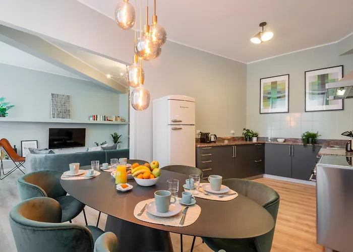 Bazzi, 49 - Bocconi Appartement *