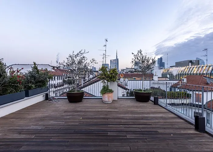 Moscova Elegance And Modern Design With Rooftop