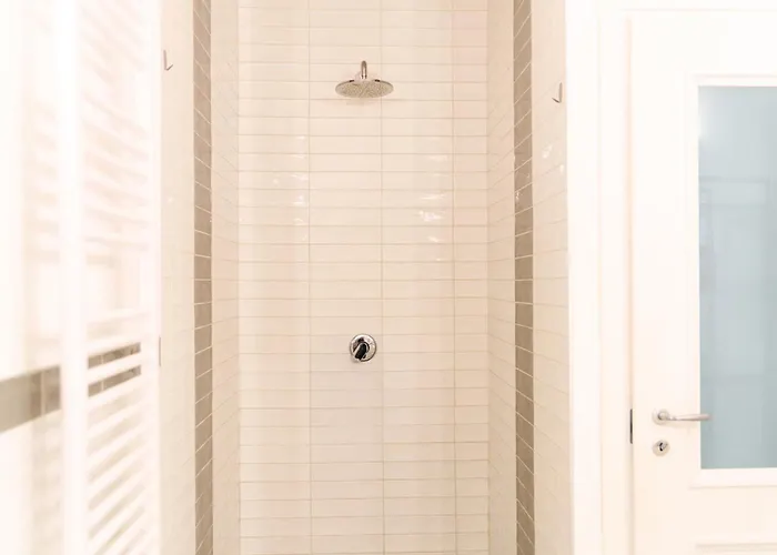 דירה Riverside Loft Navigli - Spacious Two-bedroom מילאנו