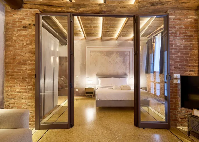 Emme Loft I White Moon - Contemporary Design Loft شقة