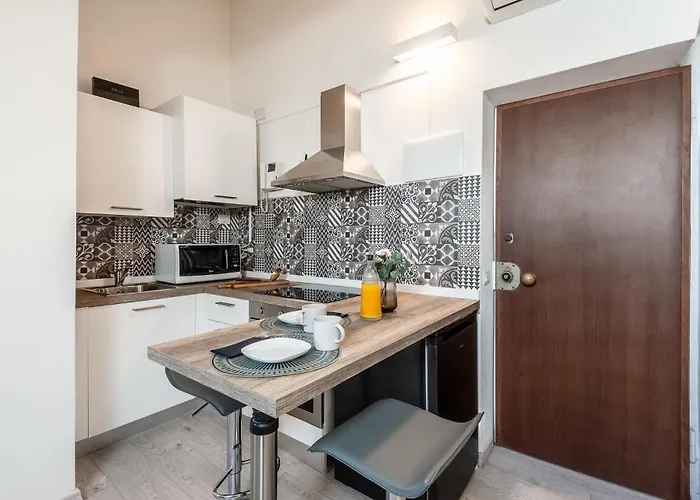 Stayeasy Corso 9 - Attic *