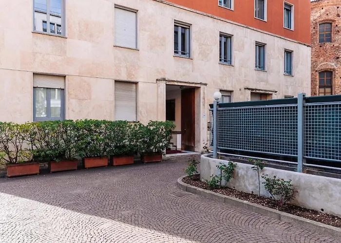 Youhosty - Brera 17 Milaan