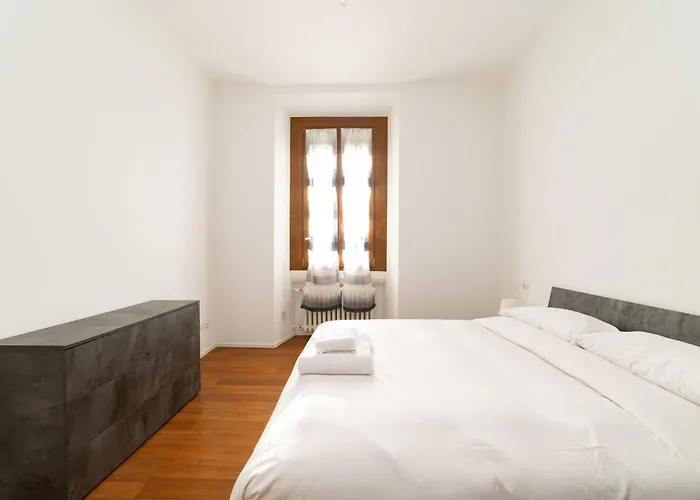 Moderno Bilocale Vicino Aeroporto Linate Self Check-in 24h & Wifi Veloce Apartamento