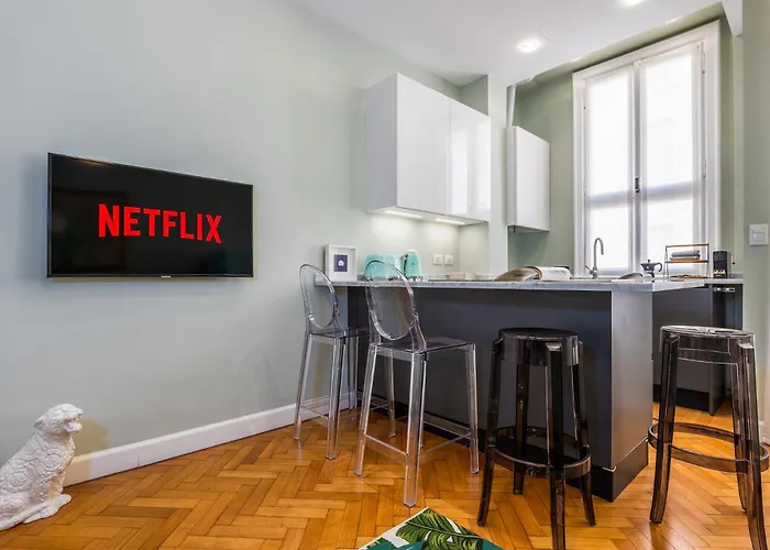 Design Boutique Flat - Refined & Daire Milano