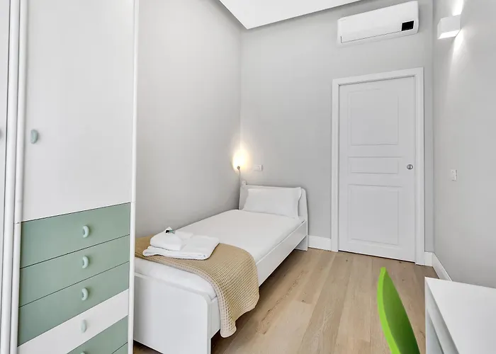 Lepetit 3 Welcomely Apartment