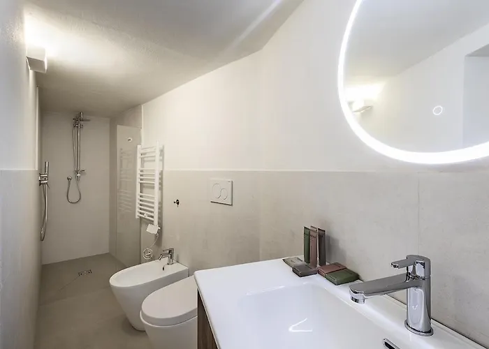 2 Bedrooms De Angeli - 20 Minuti Dal Salone Del Mobile Apartment