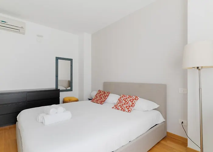 Arco Della Pace - Ampio Bilocale Apartment *