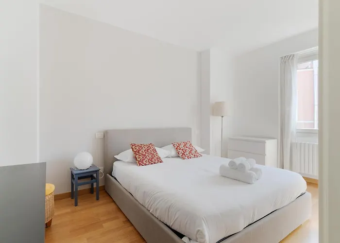 Arco Della Pace - Ampio Bilocale Apartment *