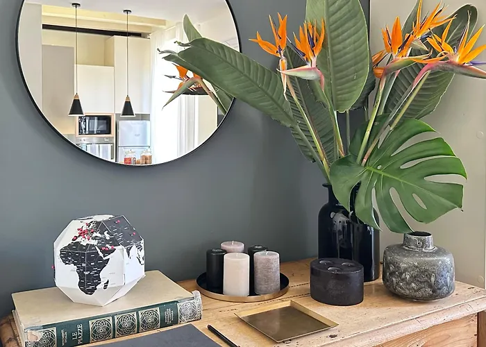 Lily Pads -elegant Apartment- In The Center