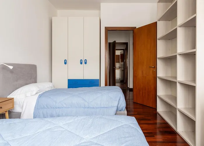 Wonderful Three-room Just Few Minutes Away From Mm Tricolore * 밀라노