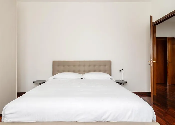아파트 Wonderful Three-room Just Few Minutes Away From Mm Tricolore