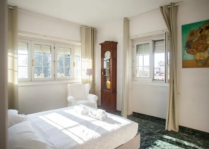 Iconic Luxury Penthouse In The Heart Of מילאנו