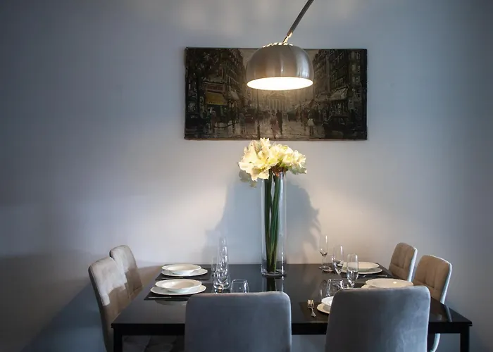 דירה Iconic Luxury Penthouse In The Heart Of