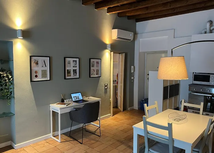 公寓 Navigli Darsena - Luxury With Balcony