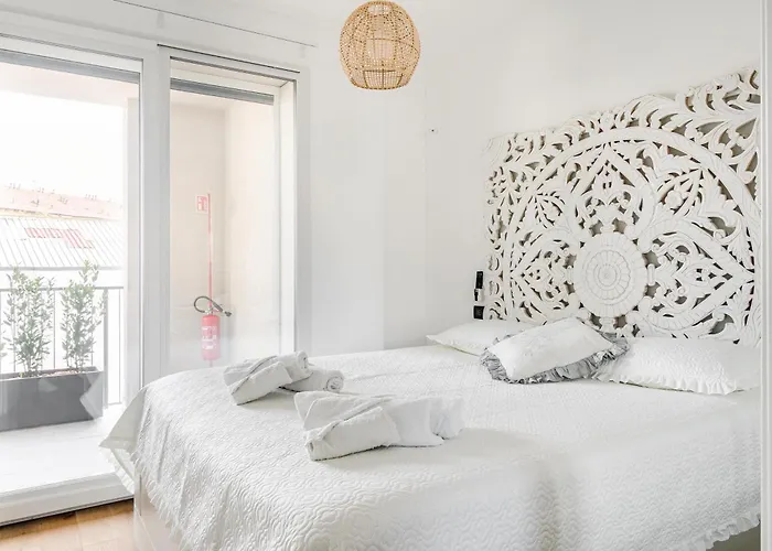 Certosa District - Modern Flat & Free Box Parking * Milano