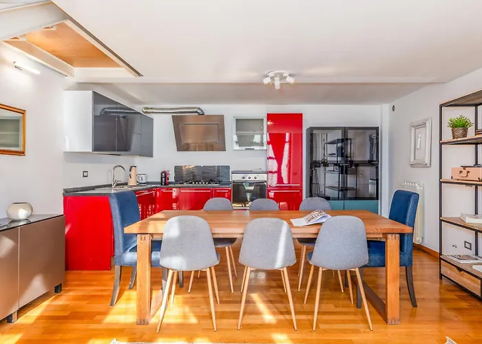 Loft Design On 3 Levels Near The Polytechnic 公寓