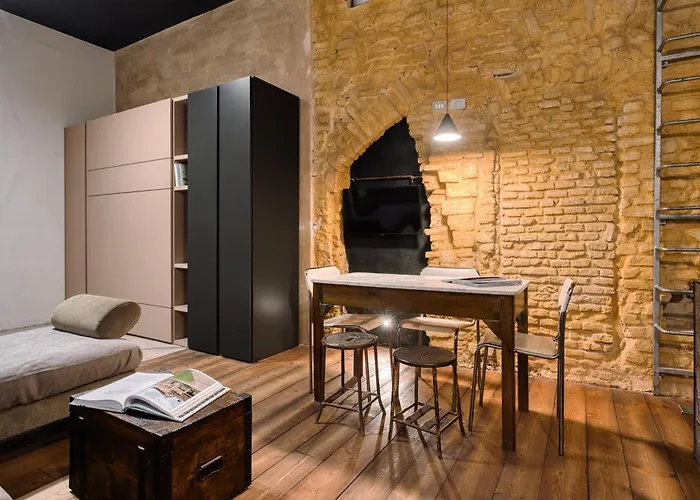 Hostmate - - Pontaccio - Brera * Milano