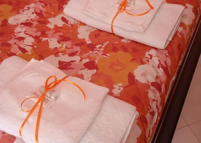 アパート Flores Home, Boho Chic Style & Urban Comfort Navigli, Bocconi, Centro *