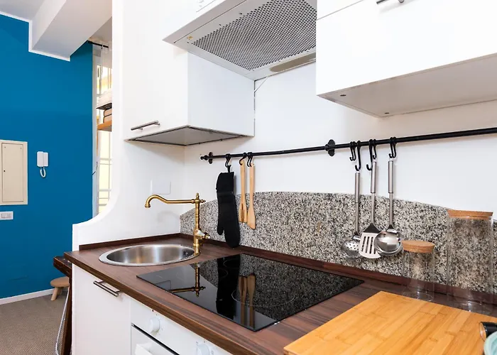 Elegant And Stylish Design In Brera Near The Metro Апартаменты