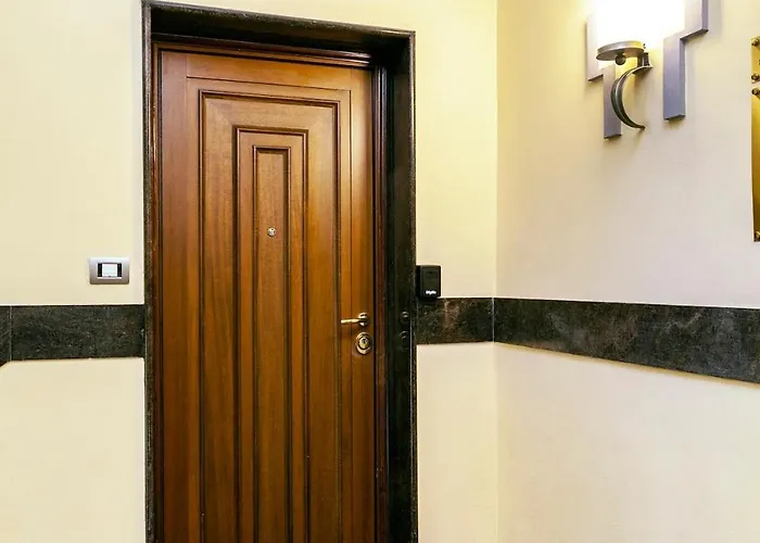 Bilocale Con Wifi In Palazzo Storico, A 5 Minuti Dal Duomo Zona San Babila - Tribunale شقة *