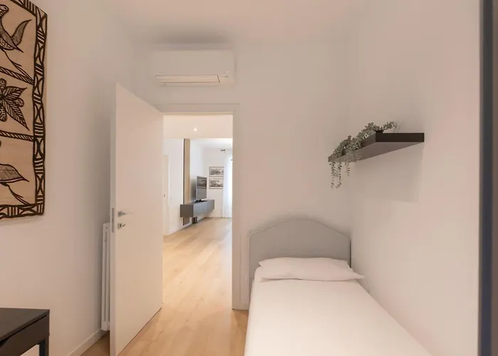Apartment Cozy And Modern Two Bedrooms Parco Sempione - Mirable Pm