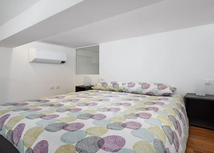 New - Loft 4 Pax - 50m From Metro - Private Entry Σπίτι διακοπών *