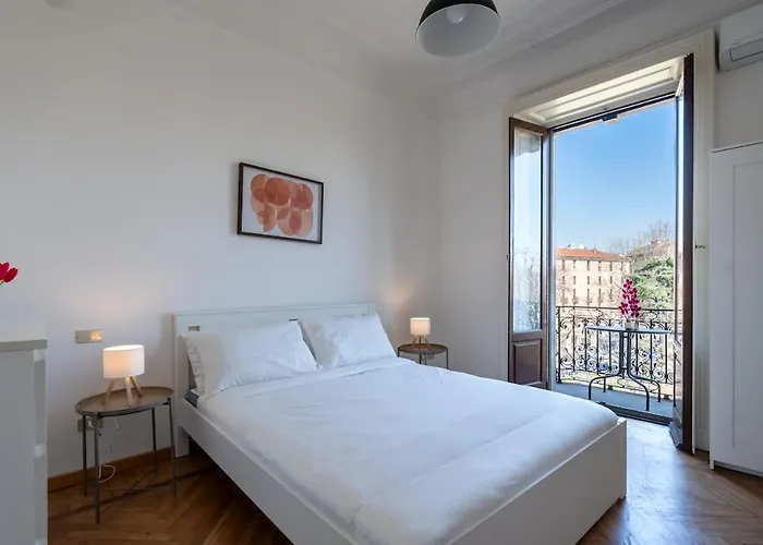 Duomo-linate Airport - Two Bedrooms & Terrace View 米兰