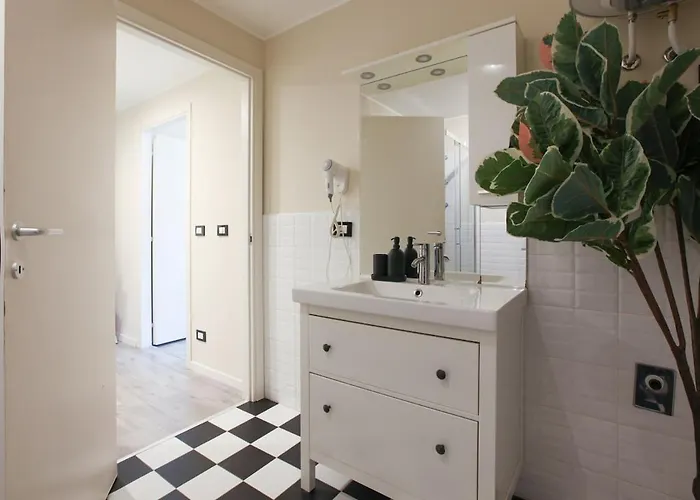 Station Spacious 2br Flat 公寓