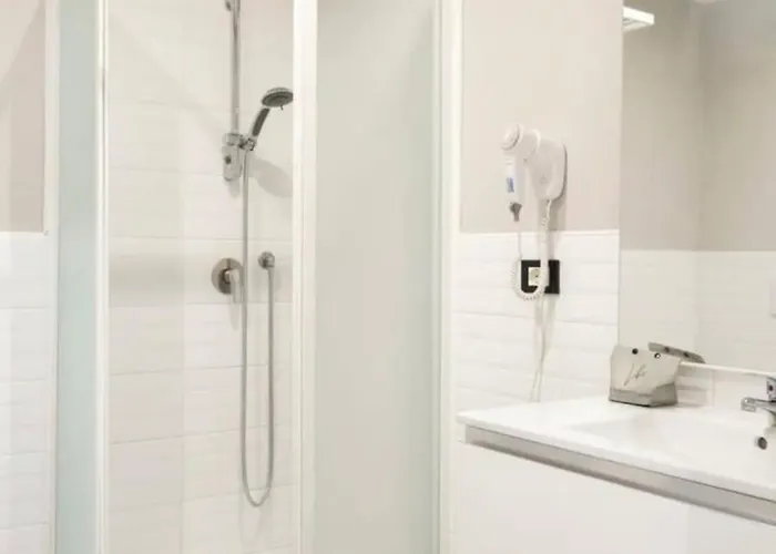 Station Spacious 2br Flat