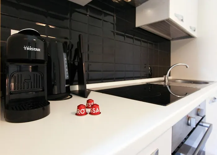 Station Spacious 2br Flat *