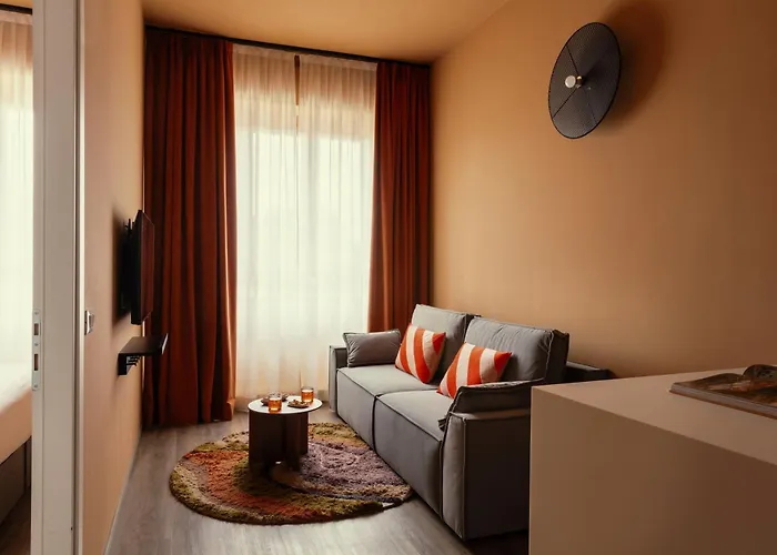 Bob W Ticinese 4* Milano