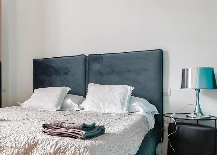 公寓 Penthouse 5 Min From Duomo Di *