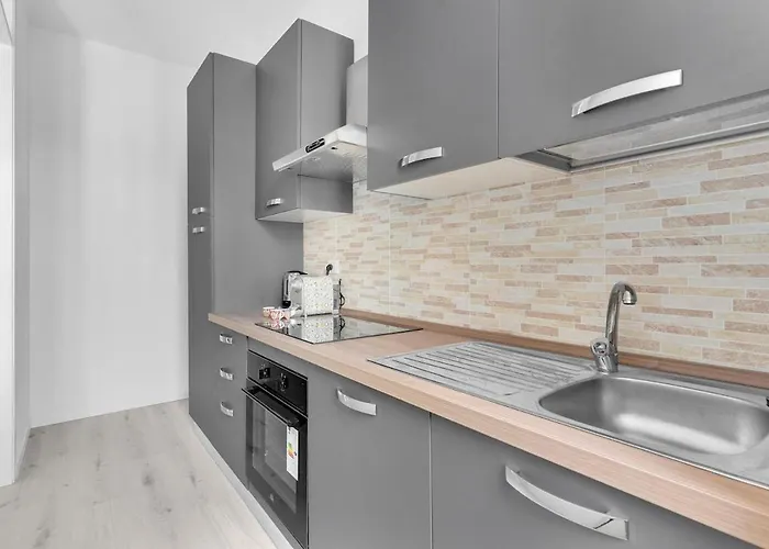 Metro M2 Famagosta-appartamento X5-self Check-in