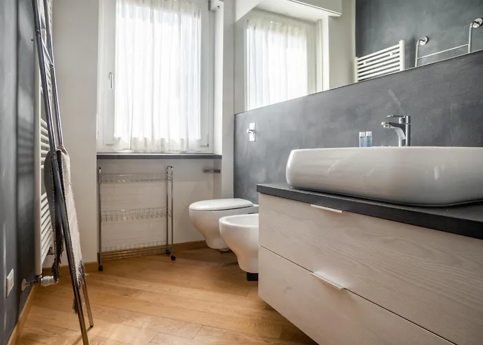 Apartament Elegante Bilocale In Zona Tortona Mediolan