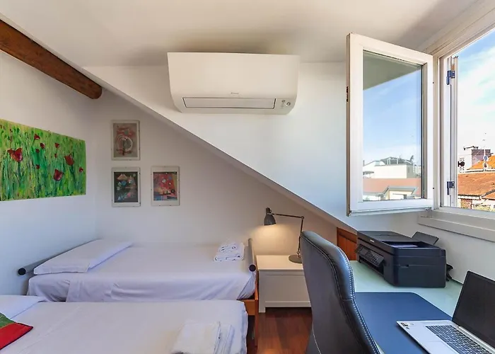 Station 10 Min Private Terrace Skyview 6 Pax