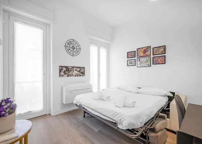 アパート Bilocale Vicino Tram 2, Smart Tv E Internet Veloce ミラノ