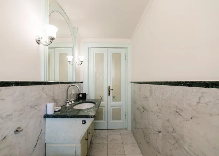Appartement Casa Bella 16 - 8 Min To Metro, 15 Min To Lin Airport, Area *