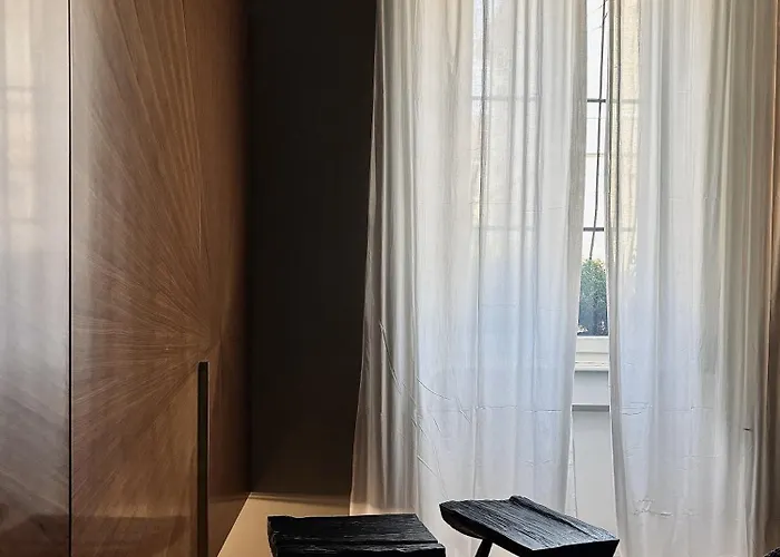 Elegant 1920s Apartment, Refined & Milano