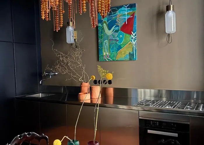 Elegant 1920s Apartment, Refined & Milánó