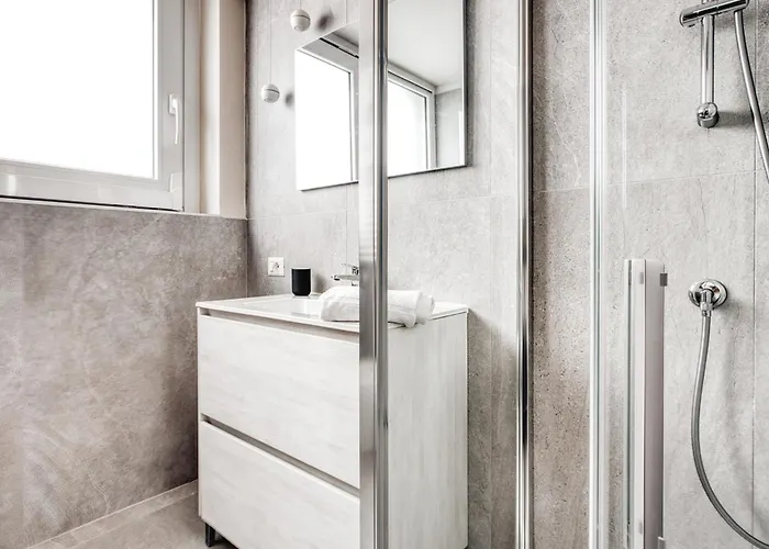 Hostmate - - Imperia's Pearl - Romolo Iulm ميلان