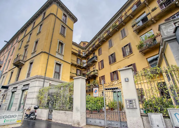 Guesthost - Charming 7 Stops From Duomo 아파트