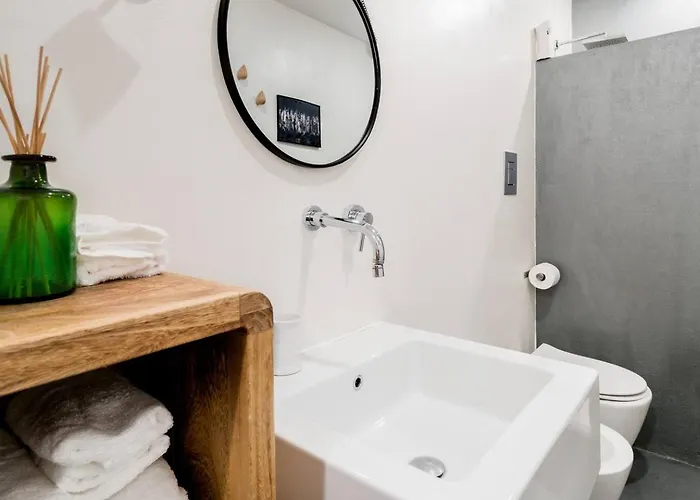 Апартаменты Welkhom Bocconi Loft 2bdr And 2bth