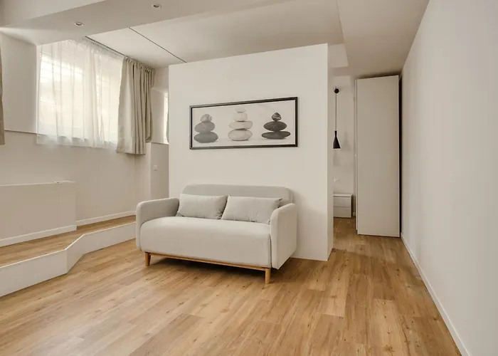 Apartment Hostmate - - Imperia's Warm - Romolo Iulm *