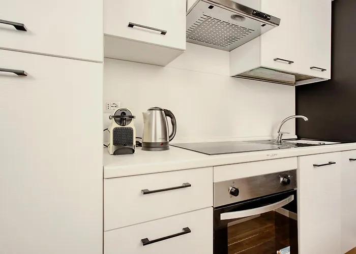 Hostmate - - Imperia's Warm - Romolo Iulm Apartment Mailand